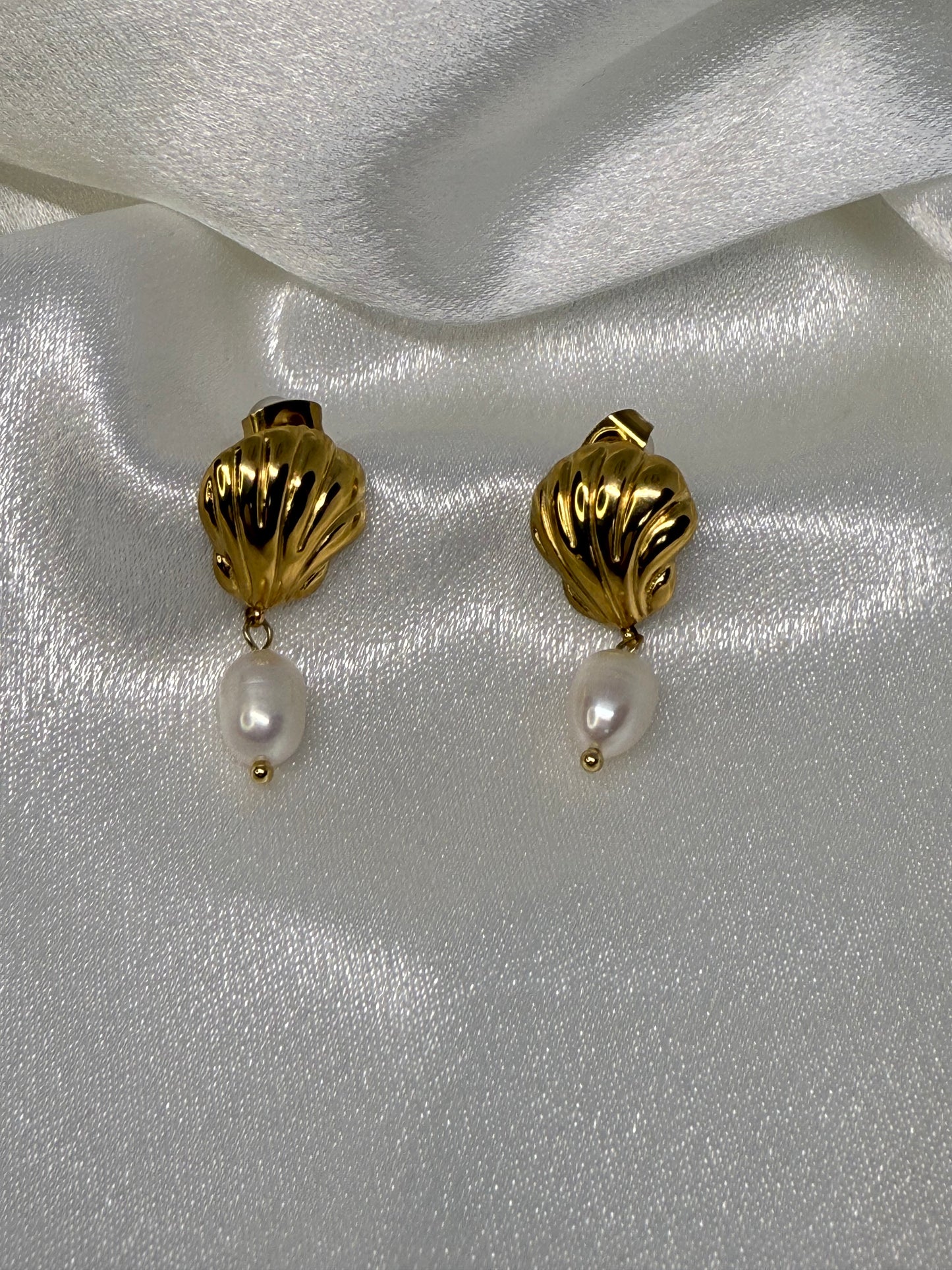 Shell Earring