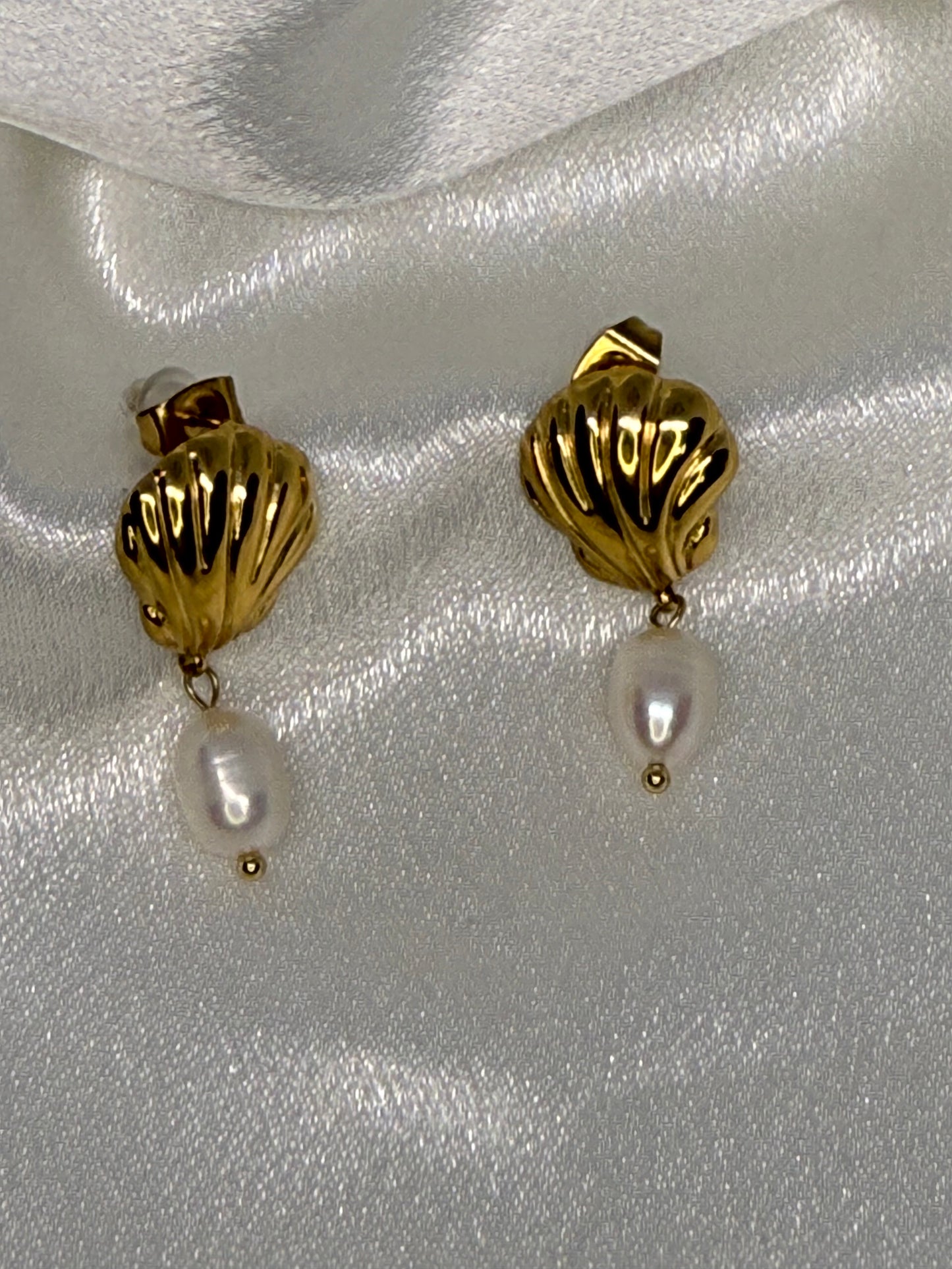 Shell Earring