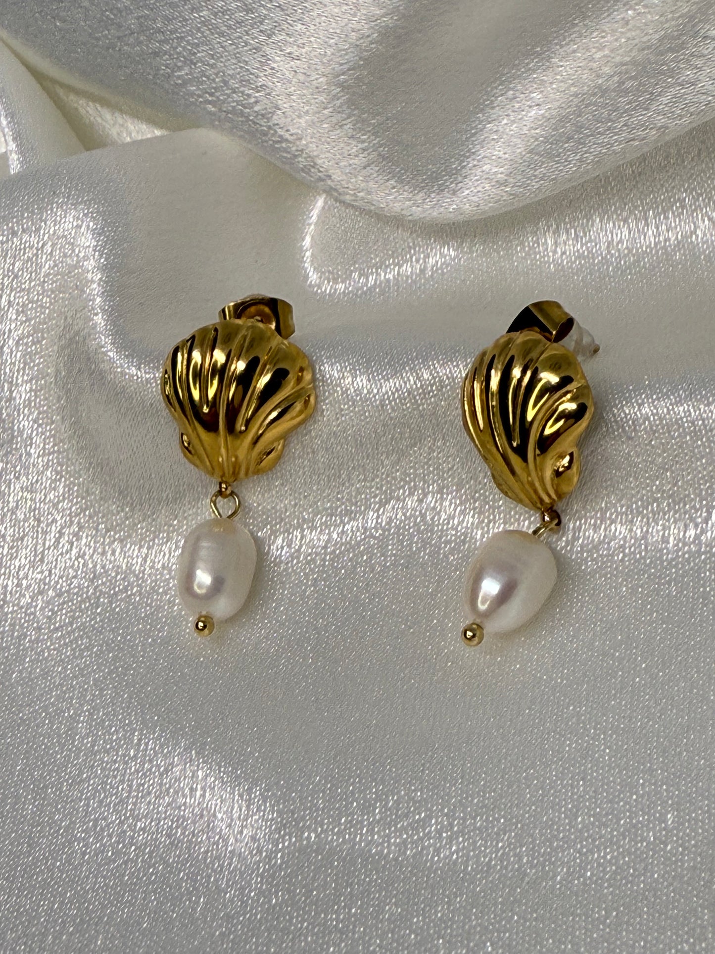 Shell Earring