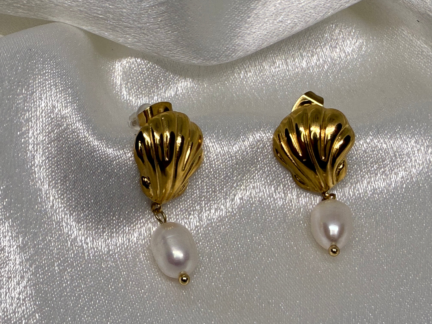 Shell Earring
