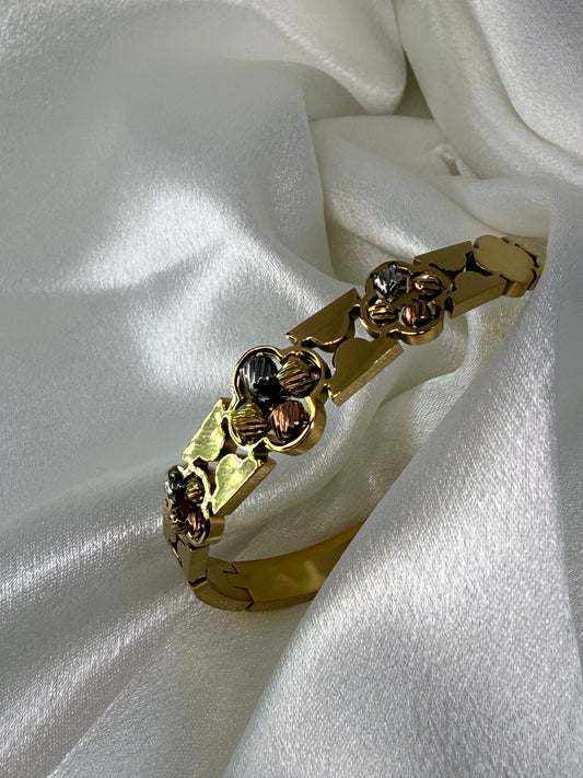Elegant Flower Bracelet