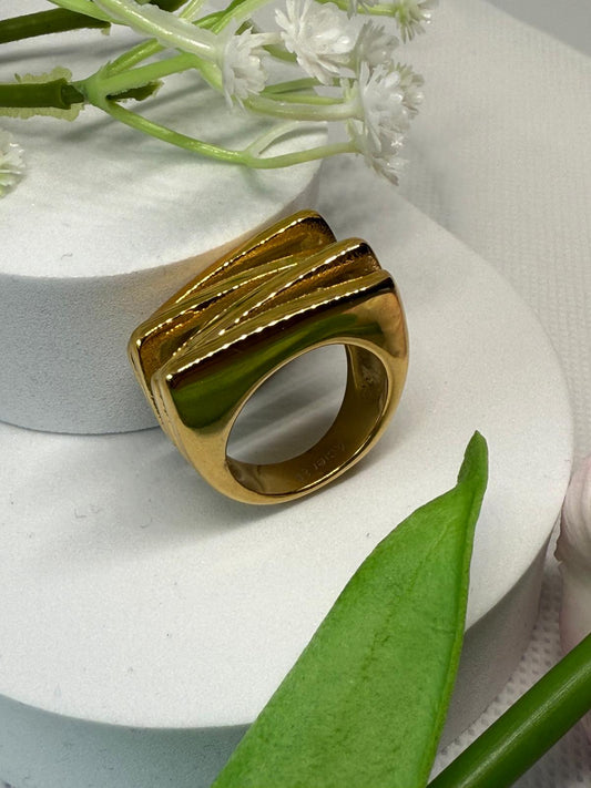 Large Multi-Line Ring