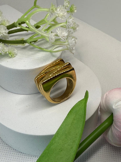 Large Multi-Line Ring